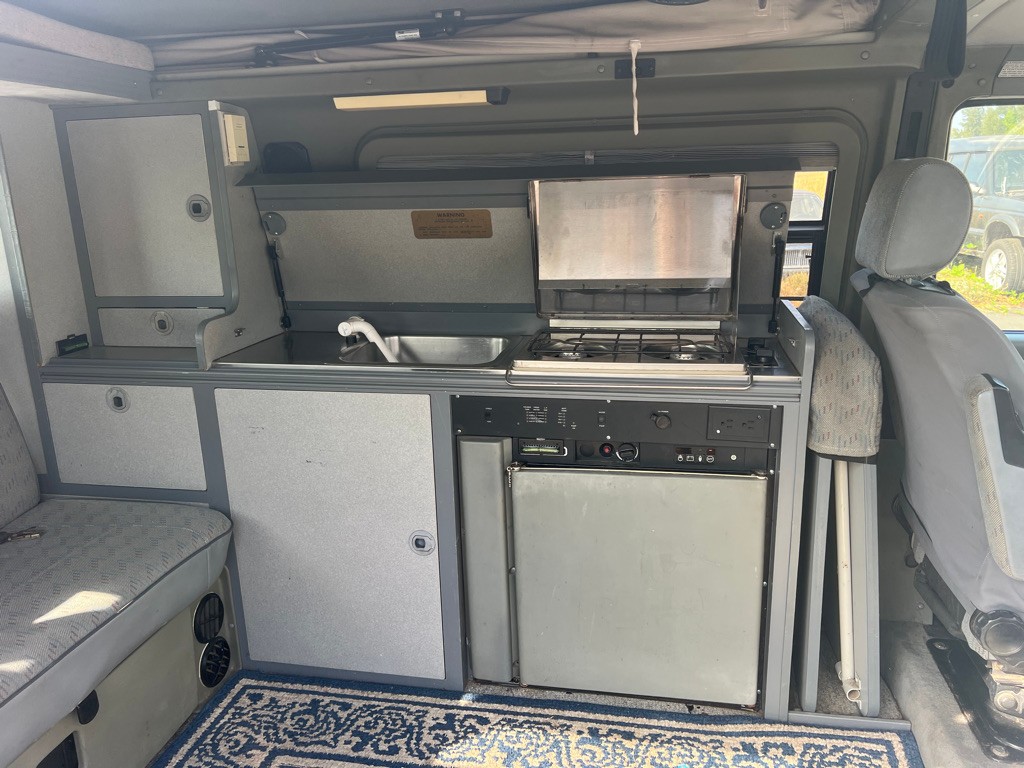 Volkswagen-EuroVan-1995-Van-Camper-8