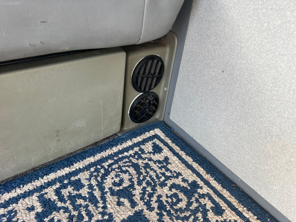 Volkswagen-EuroVan-1995-Van-Camper-9
