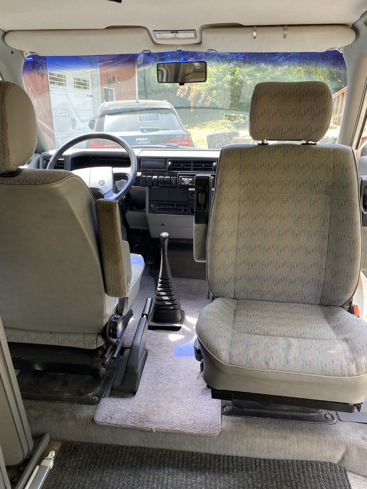 Volkswagen-EuroVan-1995-Van-Camper-9