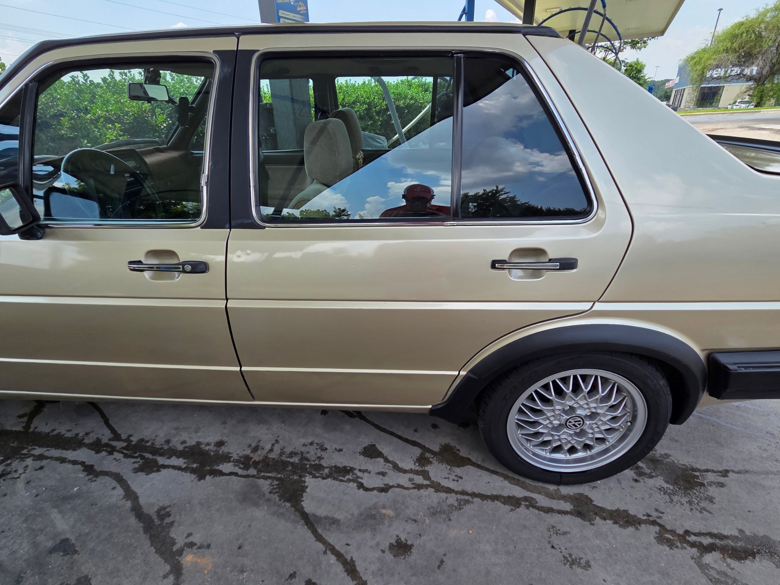 Volkswagen-Jetta-1986-Sedan-10