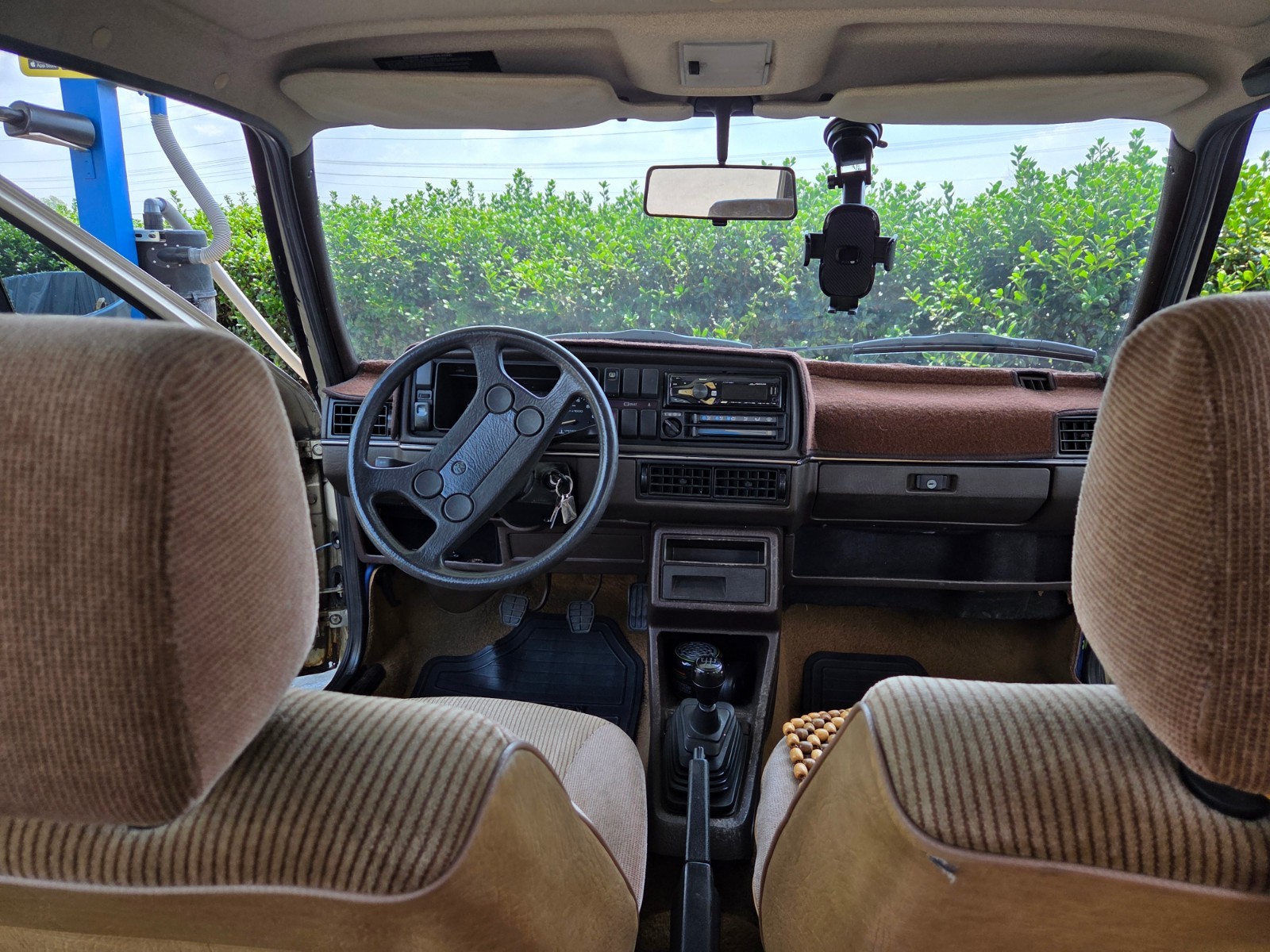 Volkswagen-Jetta-1986-Sedan-15