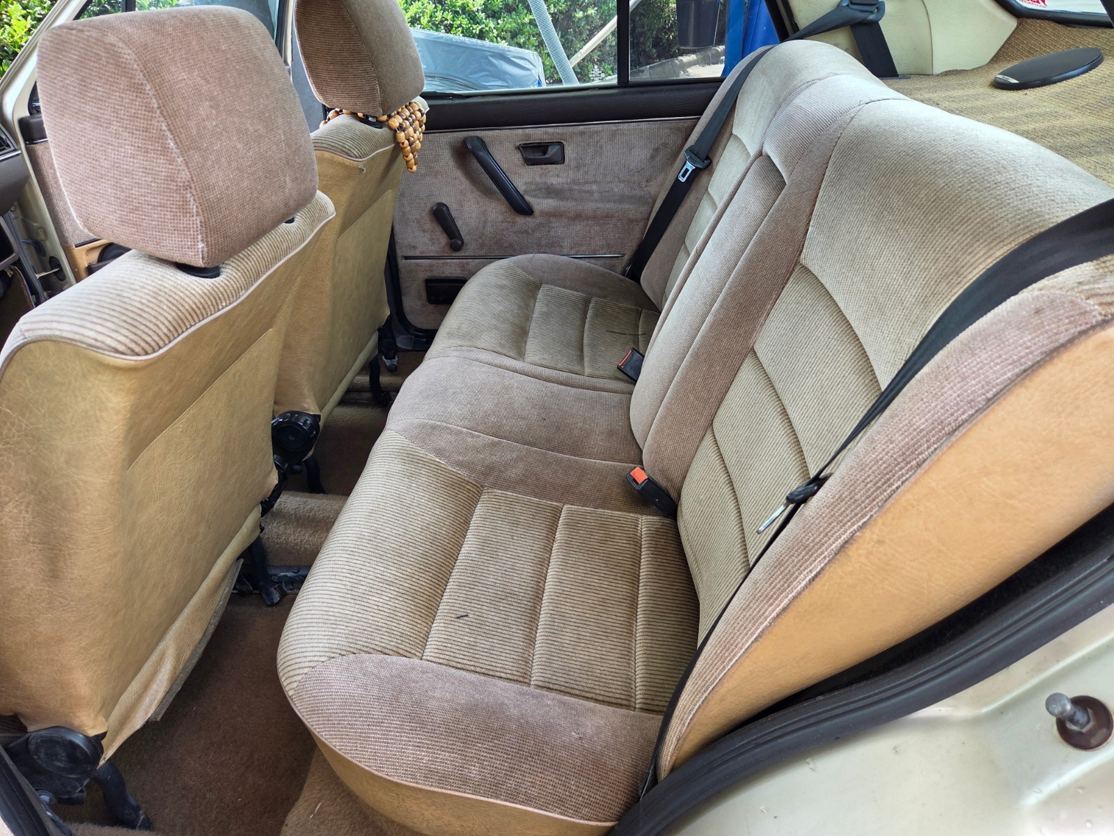 Volkswagen-Jetta-1986-Sedan-18