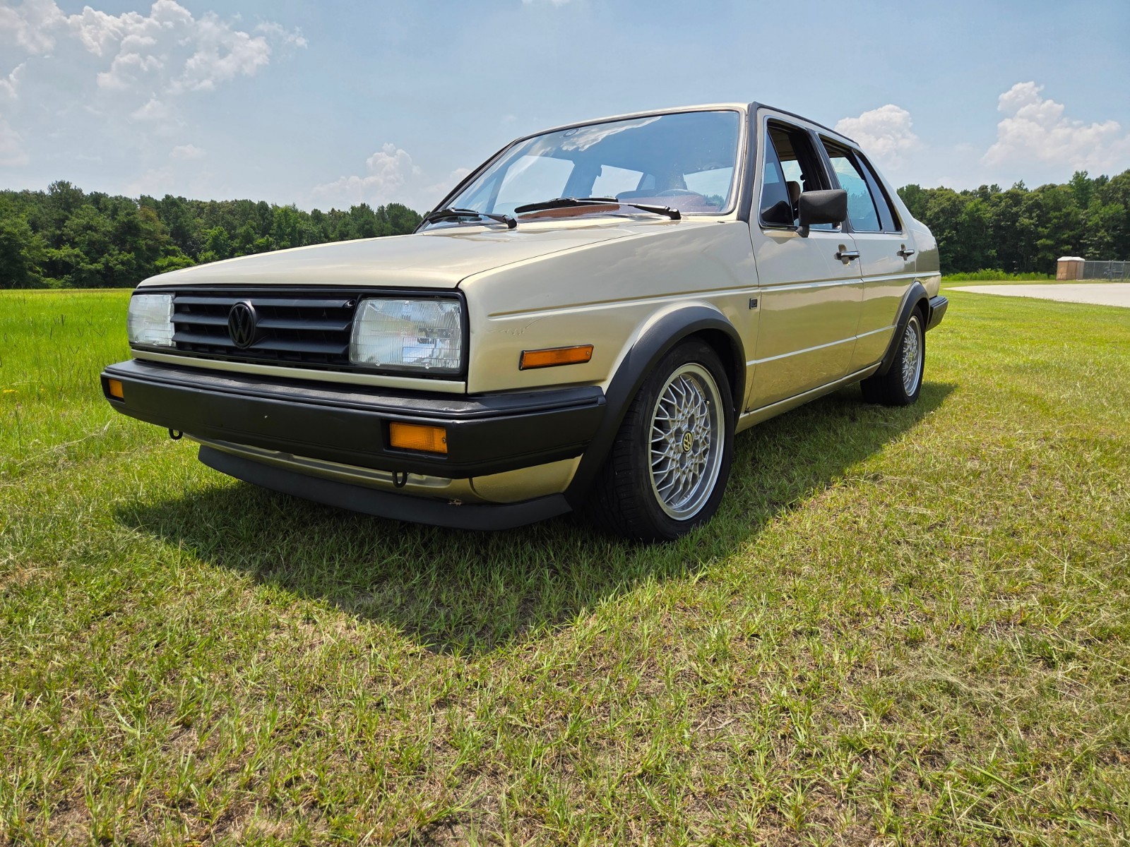 Volkswagen-Jetta-1986-Sedan-4