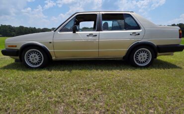 Volkswagen-Jetta-1986-Sedan-5