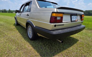 Volkswagen-Jetta-1986-Sedan-6