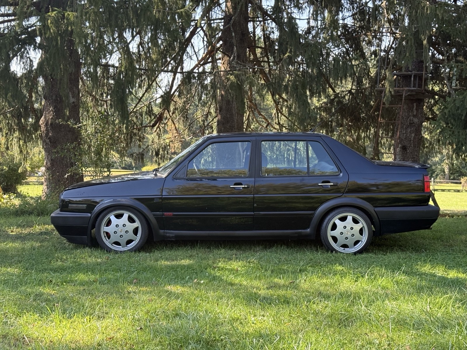 Volkswagen-Jetta-1992-Sedan-1