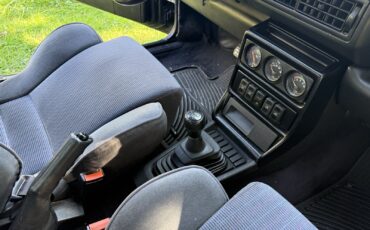 Volkswagen-Jetta-1992-Sedan-14