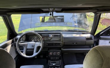 Volkswagen-Jetta-1992-Sedan-16