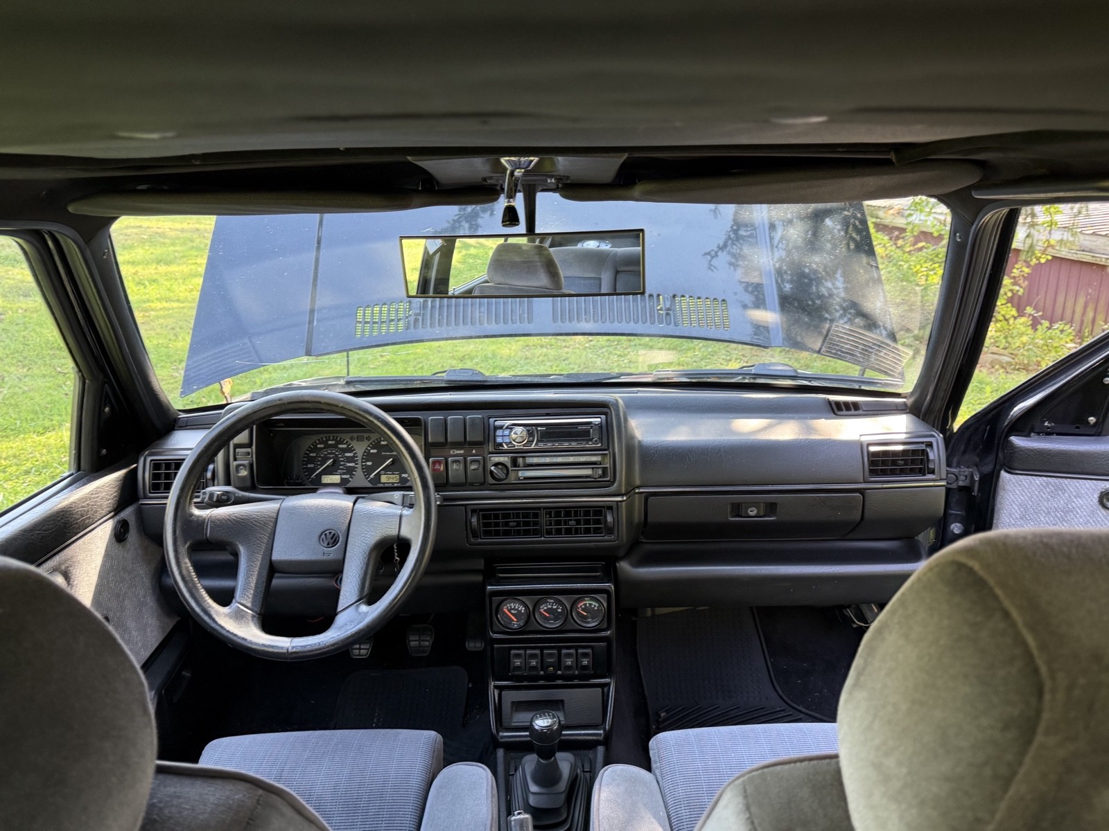 Volkswagen-Jetta-1992-Sedan-16