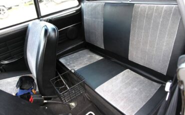 Volkswagen-Karmann-Ghia-1965-Coupe-22