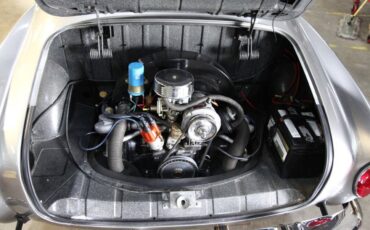 Volkswagen-Karmann-Ghia-1965-Coupe-34