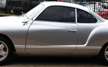 Volkswagen-Karmann-Ghia-1965-Coupe-39