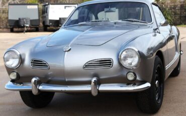 Volkswagen-Karmann-Ghia-1965-Coupe-6