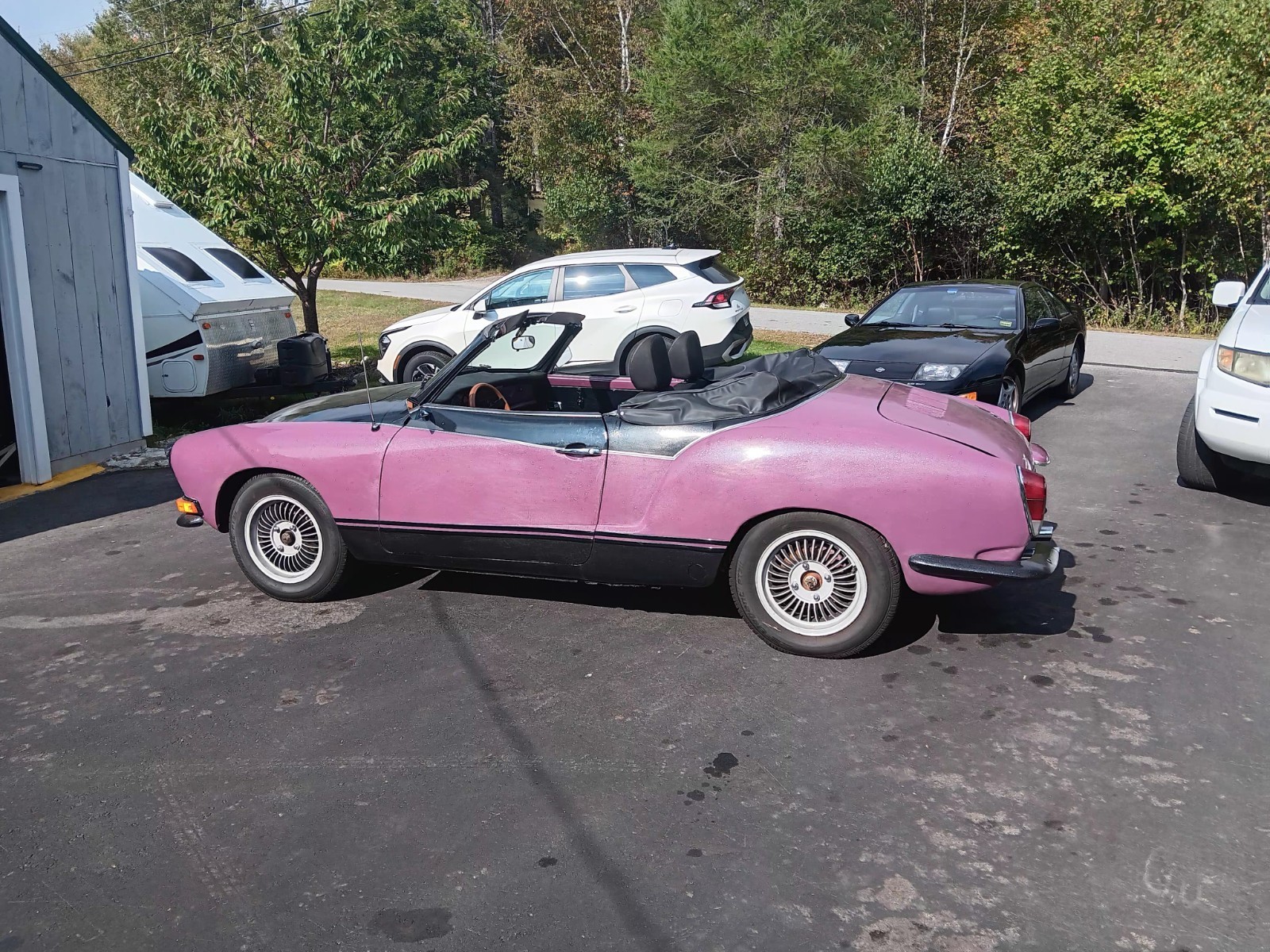 Volkswagen-Karmann-Ghia-1971-Convertible-1