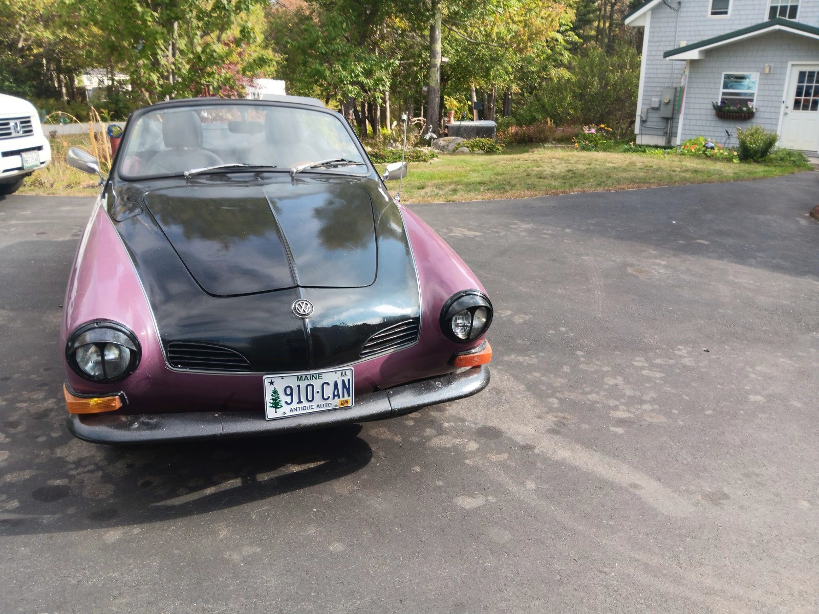 Volkswagen-Karmann-Ghia-1971-Convertible-2