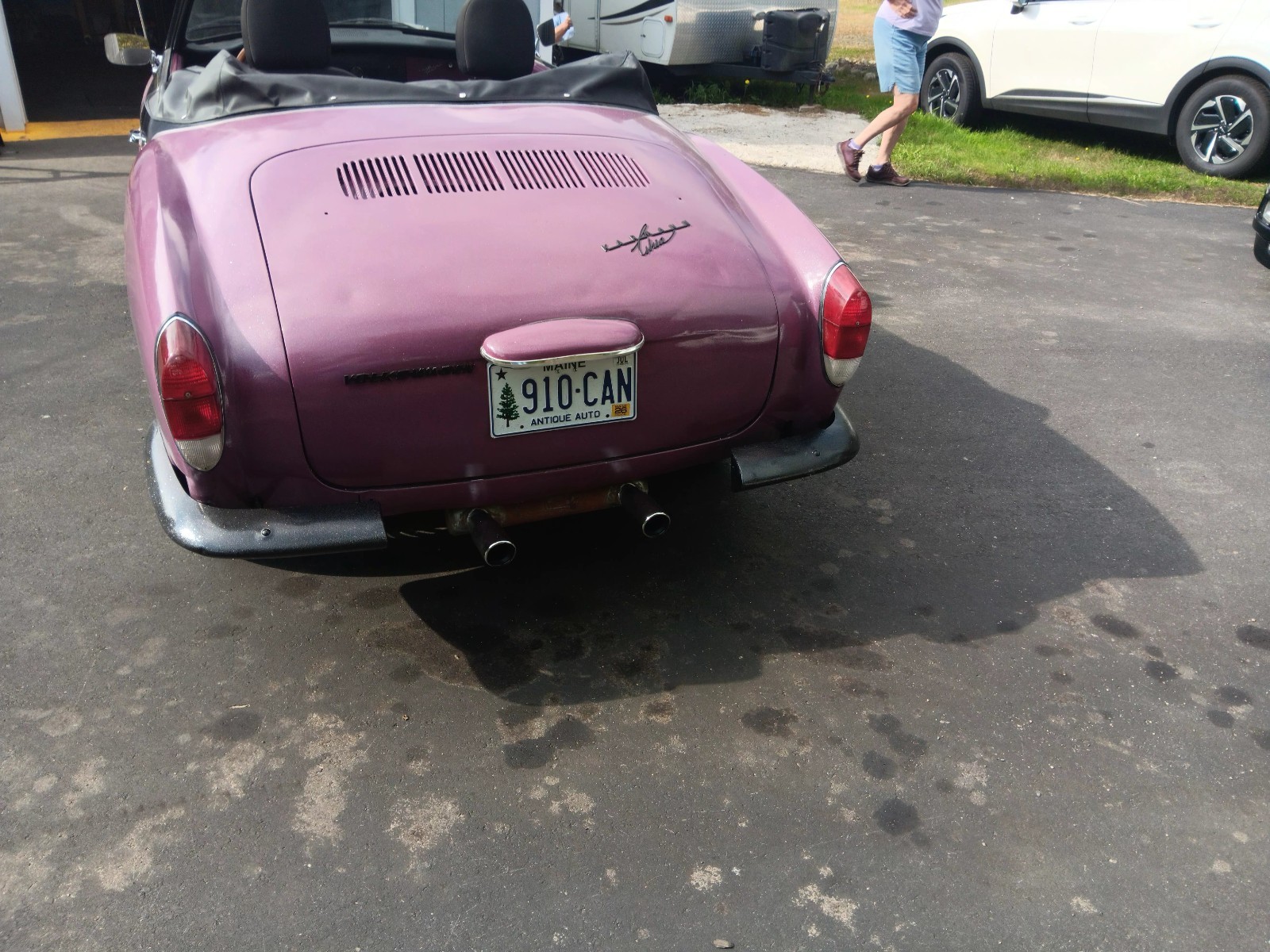 Volkswagen-Karmann-Ghia-1971-Convertible-3