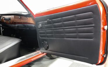 Volkswagen-Karmann-Ghia-1973-Coupe-17
