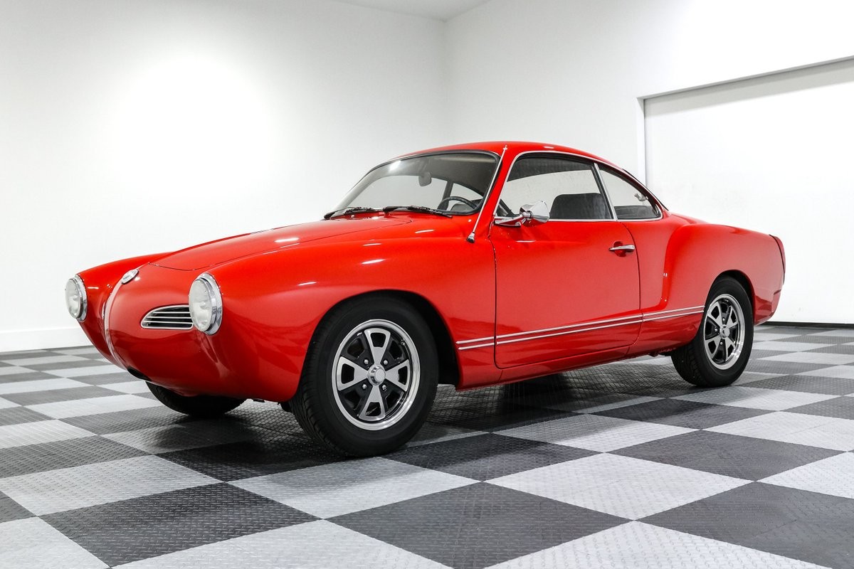 Volkswagen-Karmann-Ghia-1973-Coupe-2