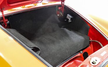 Volkswagen-Karmann-Ghia-1973-Coupe-23
