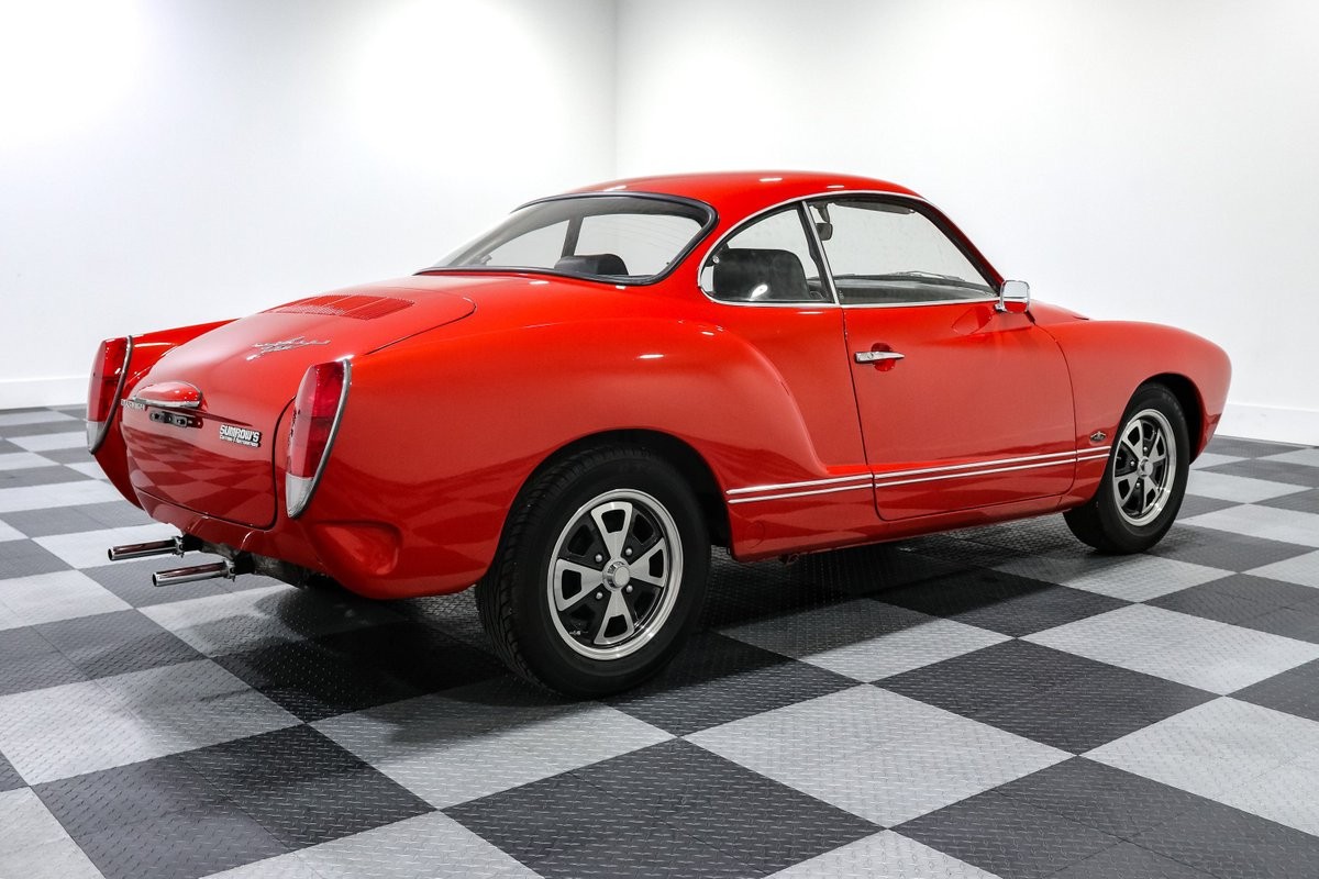 Volkswagen-Karmann-Ghia-1973-Coupe-6