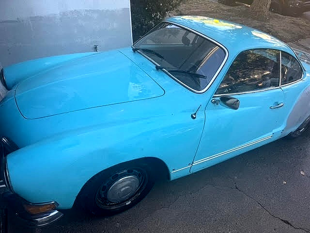 Volkswagen-Karmann-Ghia-1974-Coupe-1