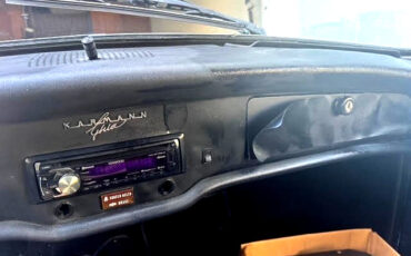 Volkswagen-Karmann-Ghia-1974-Coupe-10