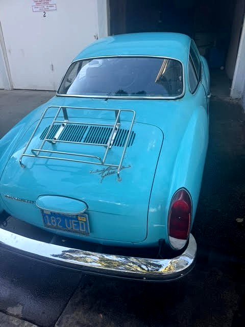 Volkswagen-Karmann-Ghia-1974-Coupe-5