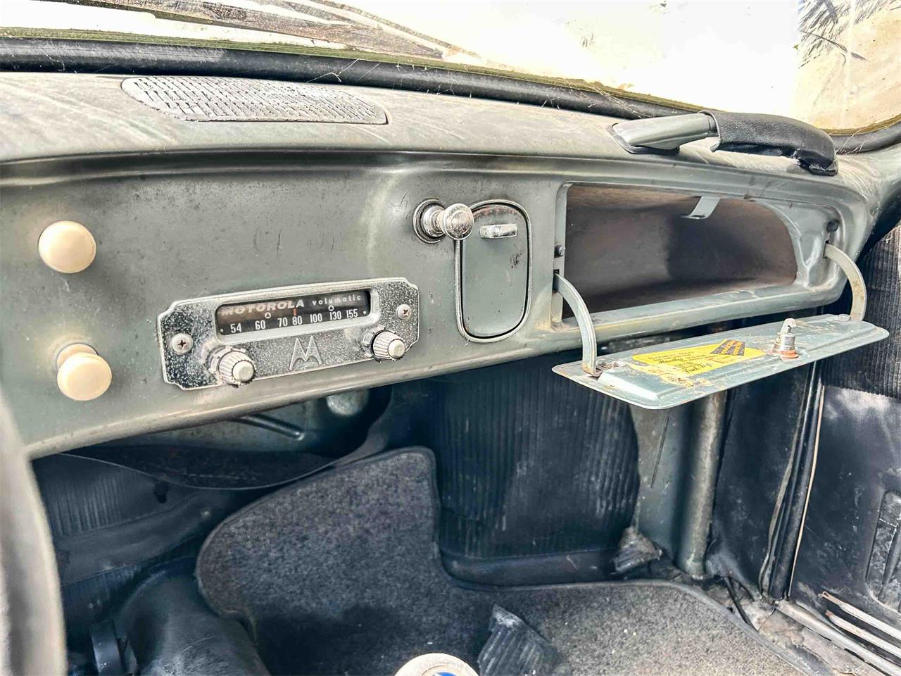 Volkswagen-Karmann-ghia-1957-Silver-Gray-10