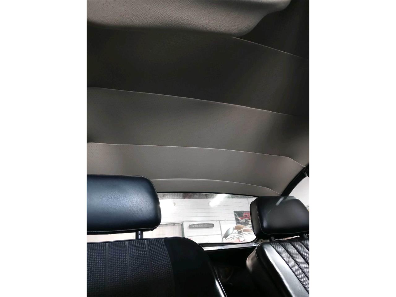 Volkswagen-Karmann-ghia-1970-Gray-Blk-10