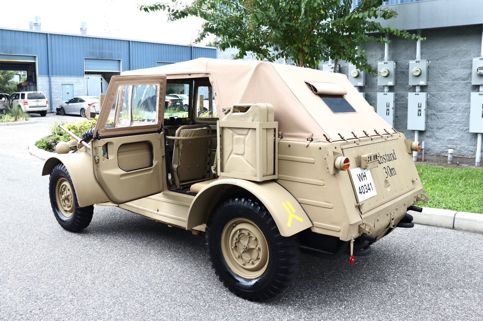 Volkswagen-Kubelwagen-WWII-Military-Type-82-Replica-1973-Convertible-15