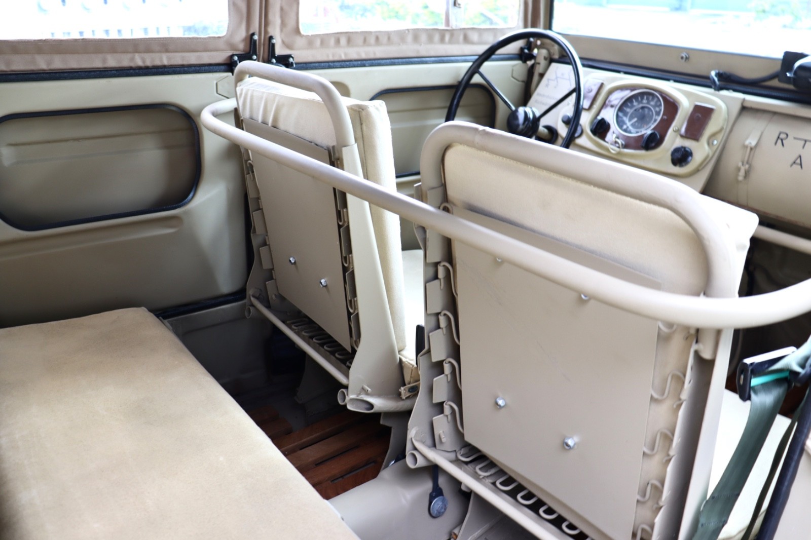 Volkswagen-Kubelwagen-WWII-Military-Type-82-Replica-1973-Convertible-21