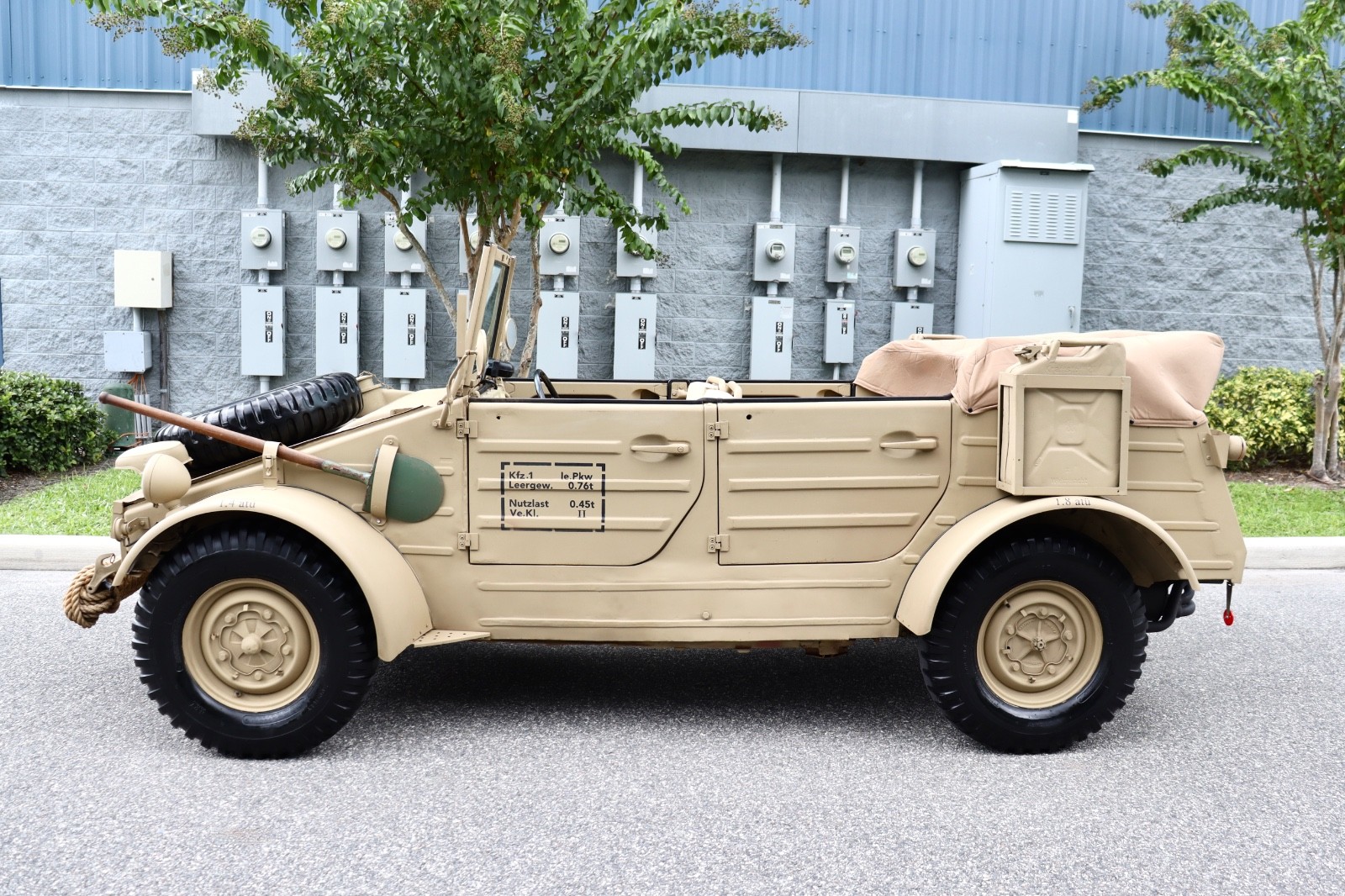 Volkswagen-Kubelwagen-WWII-Military-Type-82-Replica-1973-Convertible-30