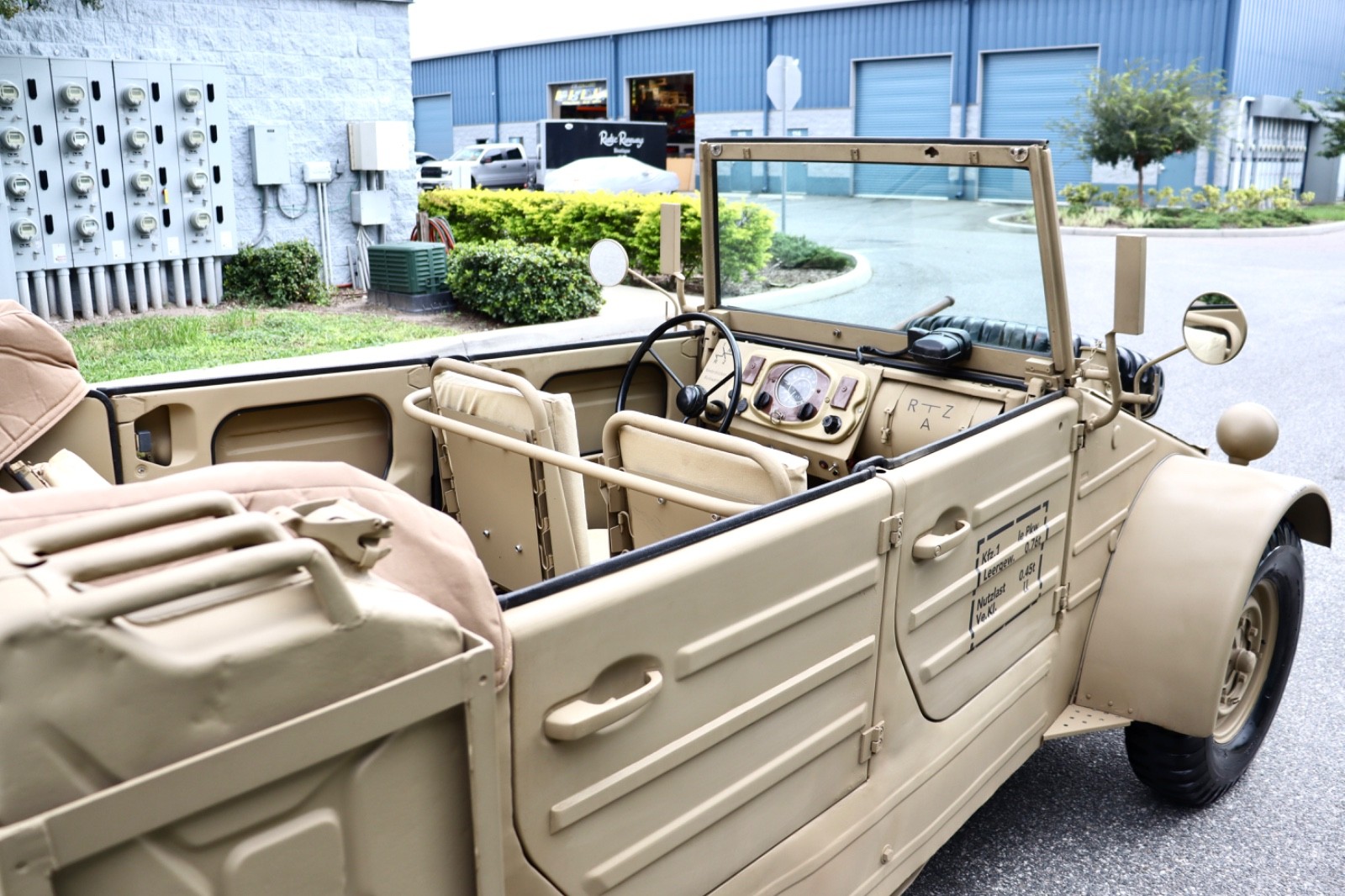 Volkswagen-Kubelwagen-WWII-Military-Type-82-Replica-1973-Convertible-35