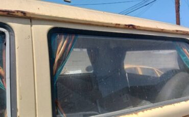 Volkswagen-Other-1978-YellowWhite-1
