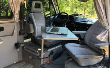 Volkswagen-Other-1990-White-5