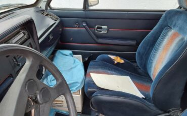 Volkswagen-Rabbit-1983-Hatchback-10