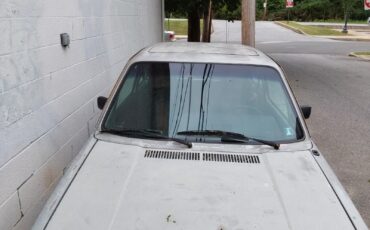 Volkswagen-Rabbit-1983-Hatchback-2