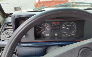 Volkswagen-Rabbit-1983-Hatchback-8