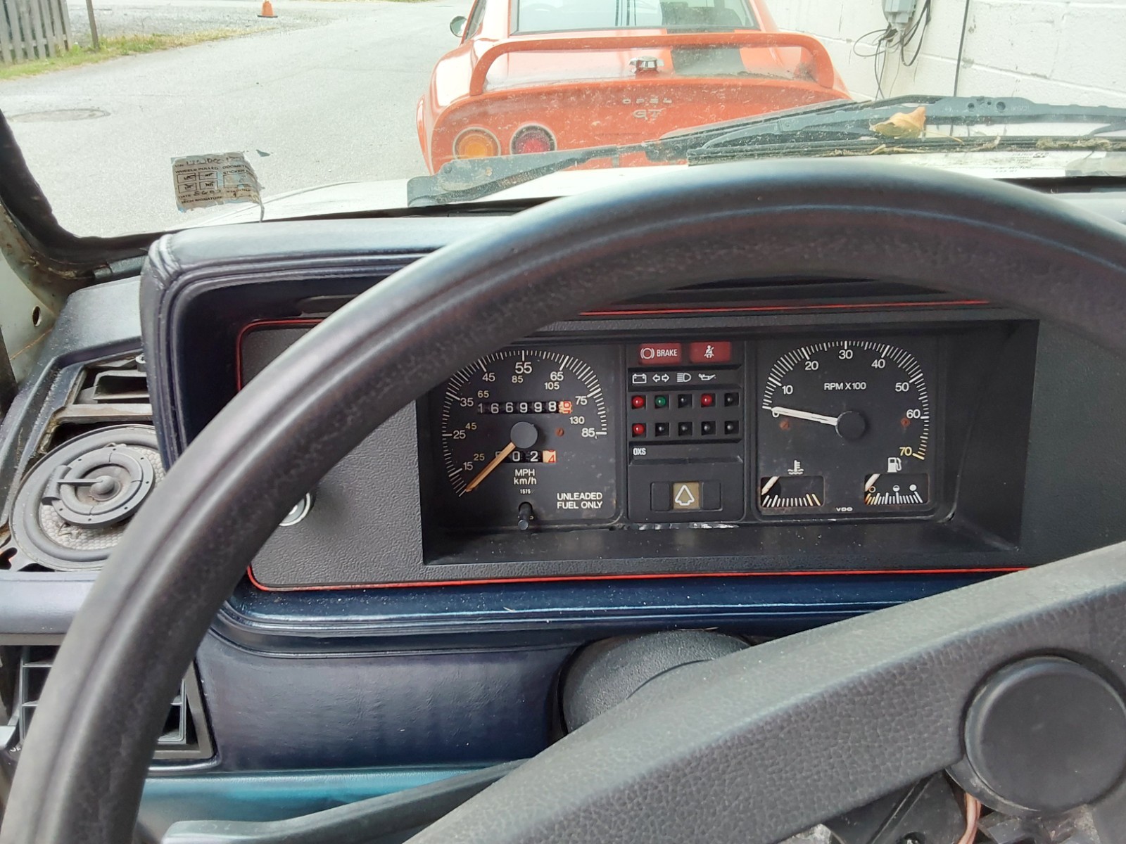 Volkswagen-Rabbit-1983-Hatchback-8