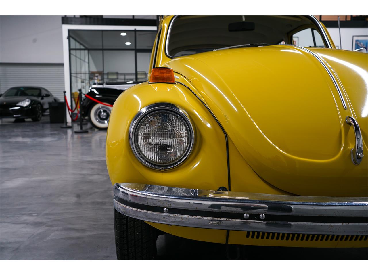 Volkswagen-Super-beetle-1972-Texas-Yellow-Black-15