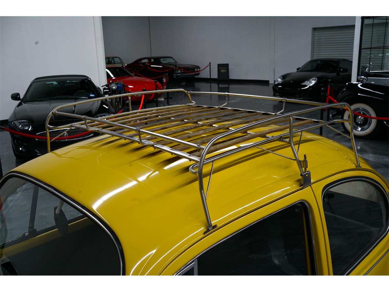 Volkswagen-Super-beetle-1972-Texas-Yellow-Black-17