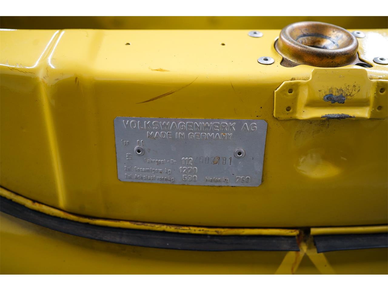 Volkswagen-Super-beetle-1972-Texas-Yellow-Black-18