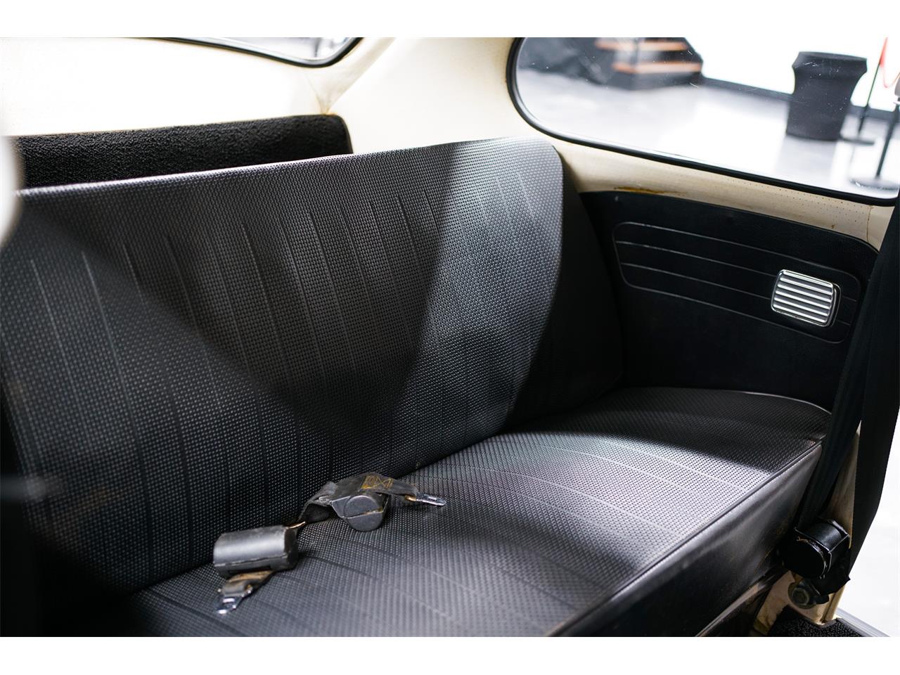 Volkswagen-Super-beetle-1972-Texas-Yellow-Black-25