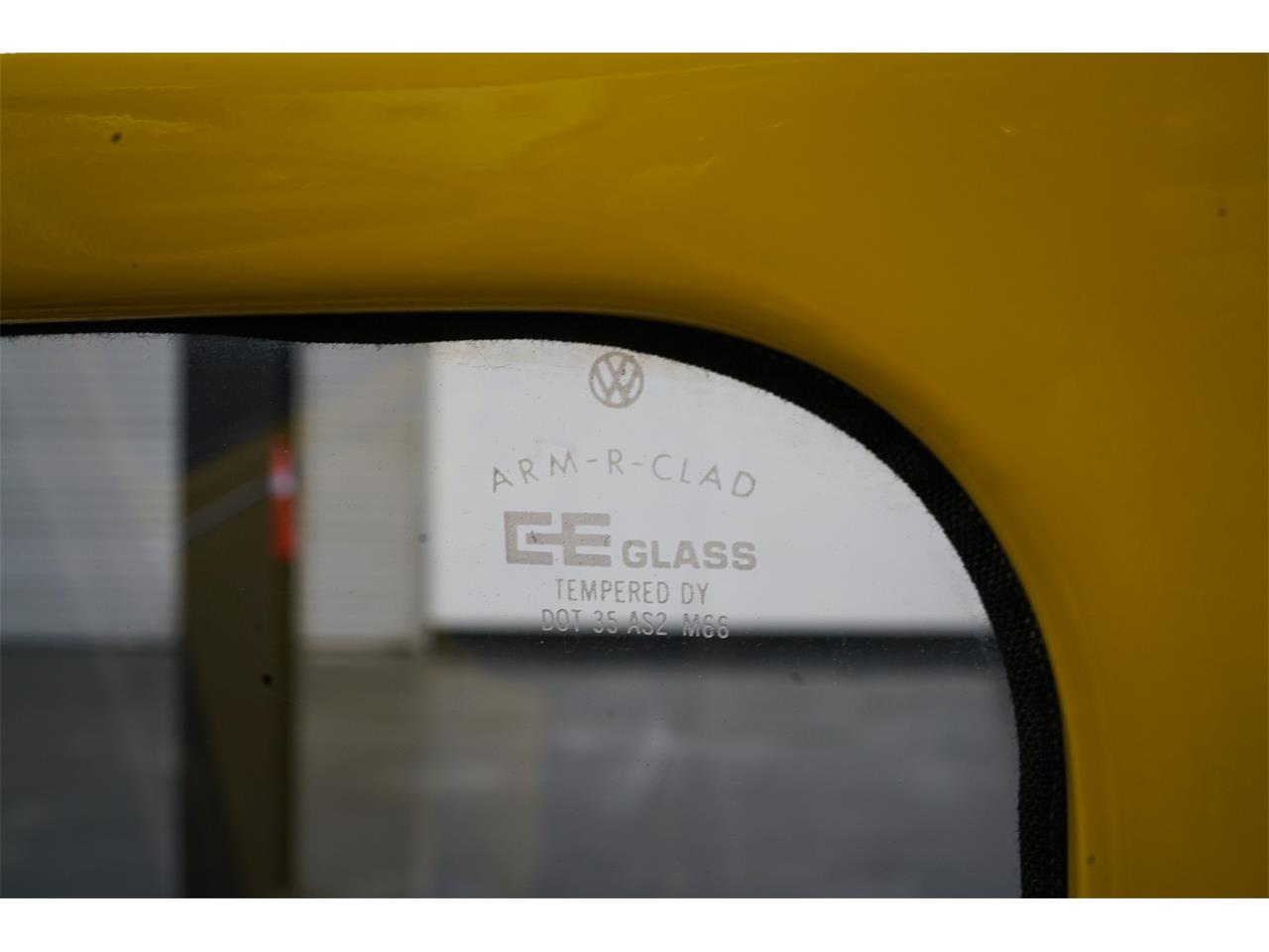 Volkswagen-Super-beetle-1972-Texas-Yellow-Black-26