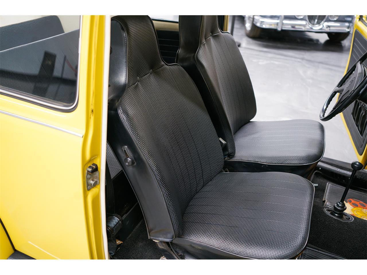 Volkswagen-Super-beetle-1972-Texas-Yellow-Black-43