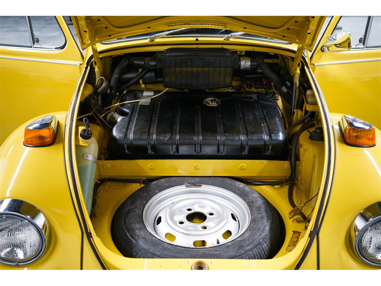 Volkswagen-Super-beetle-1972-Texas-Yellow-Black-6