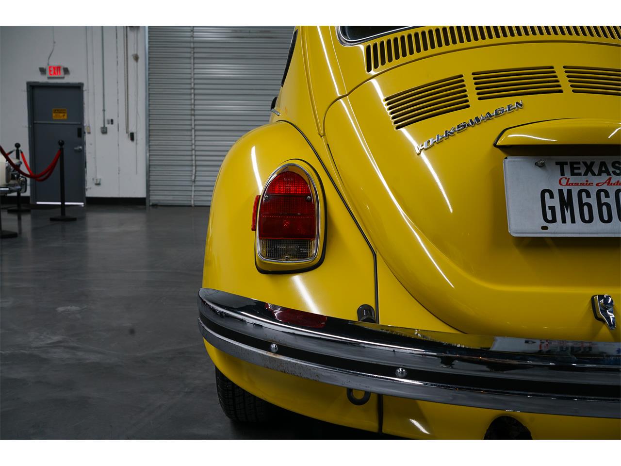 Volkswagen-Super-beetle-1972-Texas-Yellow-Black-8