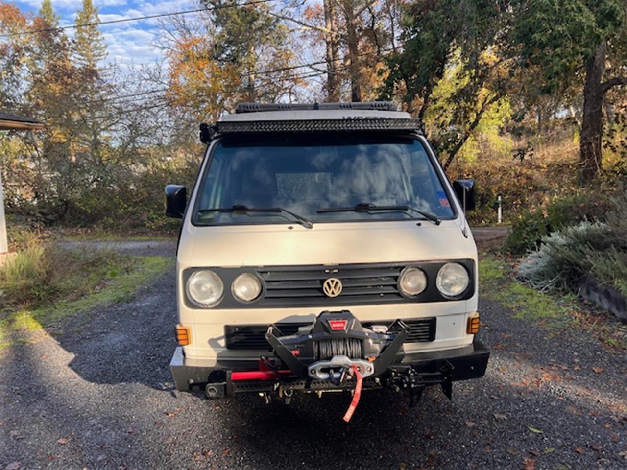 Volkswagen-Syncro-1986-White-Brown-1
