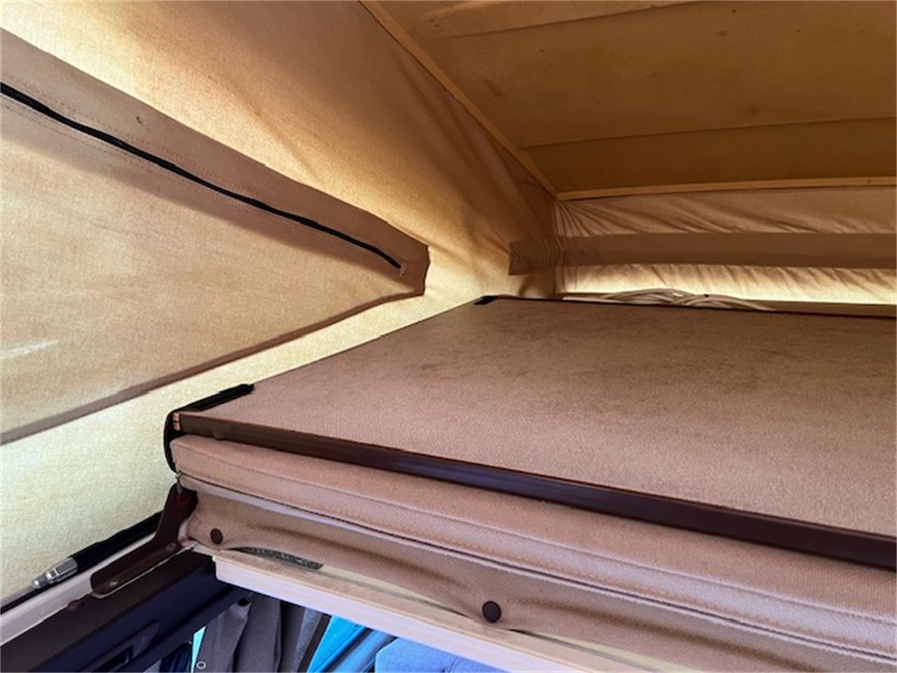 Volkswagen-Syncro-1986-White-Brown-10