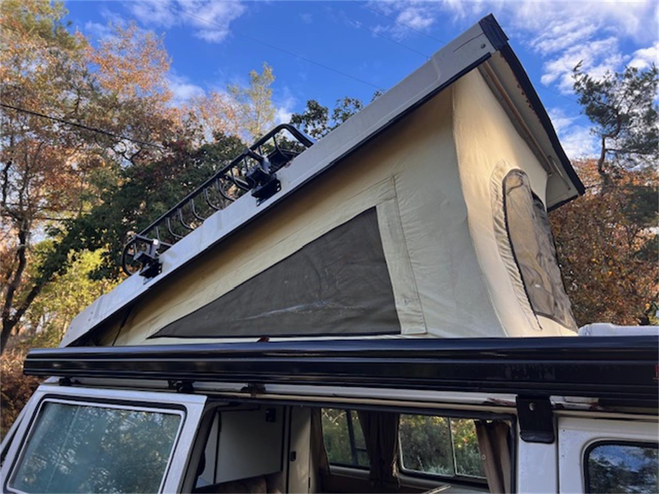 Volkswagen-Syncro-1986-White-Brown-12